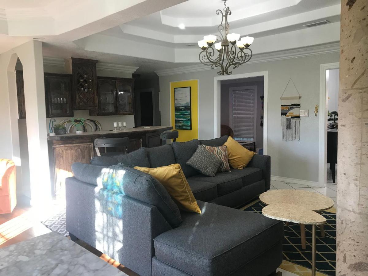 Cheerful 4 Bedroom Home With Pool And Bbq Area With 5Th Bedroom Option Браунсвилл Экстерьер фото