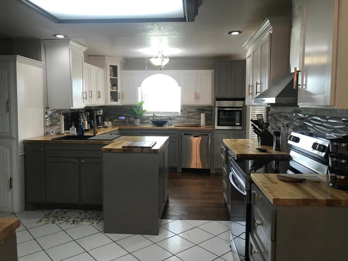 Cheerful 4 Bedroom Home With Pool And Bbq Area With 5Th Bedroom Option Браунсвилл Экстерьер фото