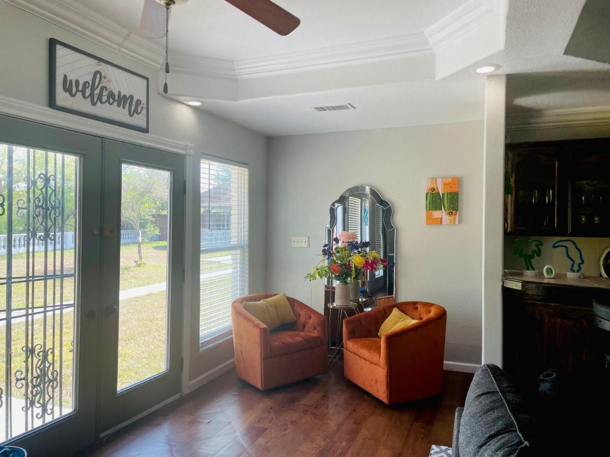 Cheerful 4 Bedroom Home With Pool And Bbq Area With 5Th Bedroom Option Браунсвилл Экстерьер фото